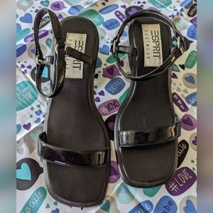 Black patent ladies shoes 👟